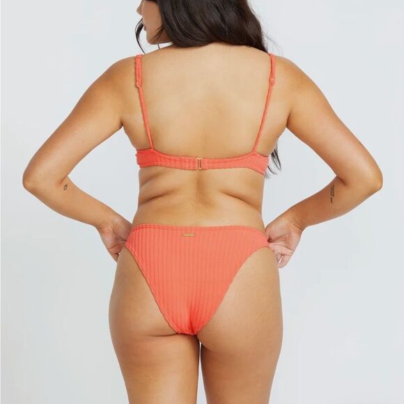 Billabong In The Loop Hike Bottom - Picture 5 of 8